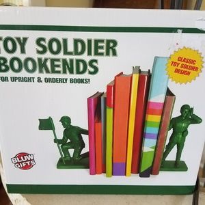 Toy Soldier  Book Ends
